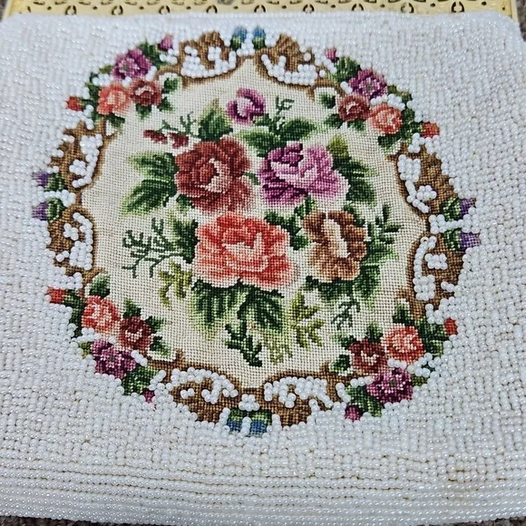 Vintage Needlepoint Petit Point Tapestry Framed Kiss-lock Beaded White Bag 7x9 - Picture 2 of 8